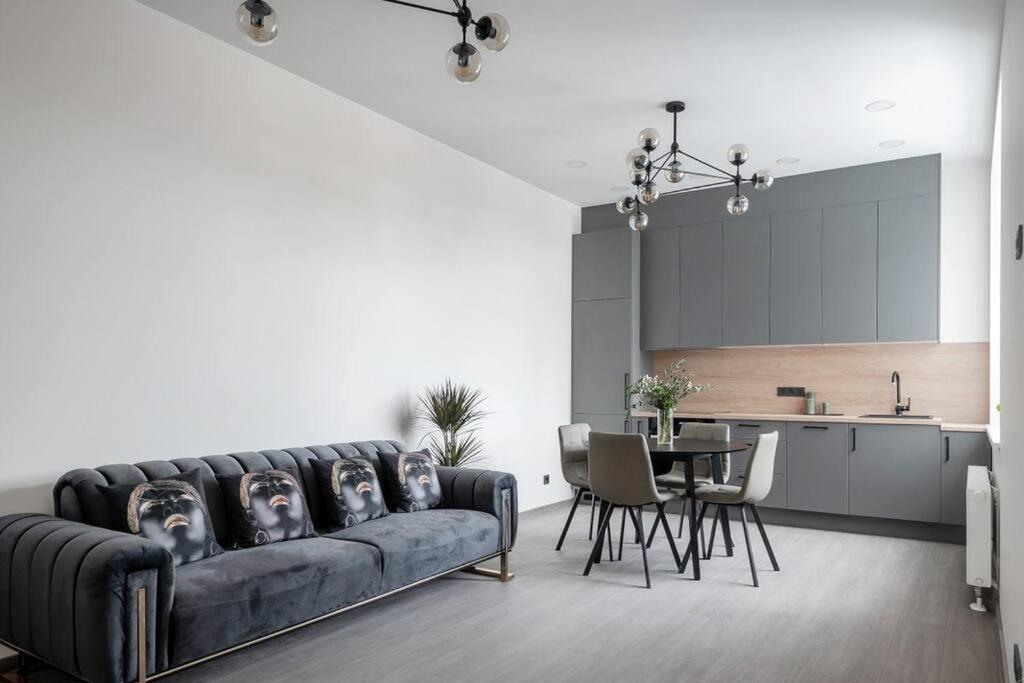 Spacious In Central *